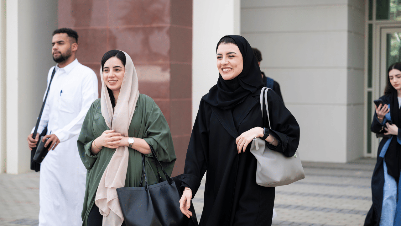 Saudi Arabia reinforces worker rights, limits working hours