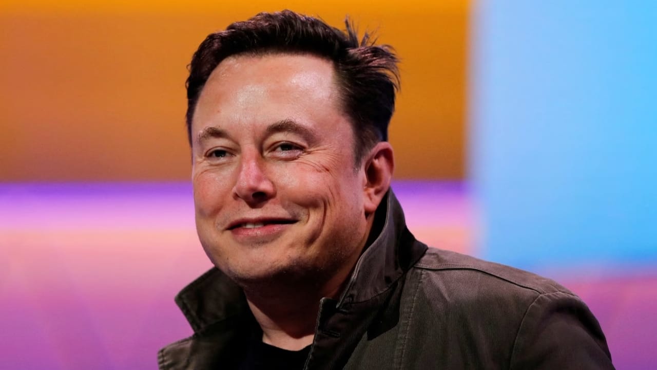Elon Musk just became the first CEO to land a $1 trillion pay deal