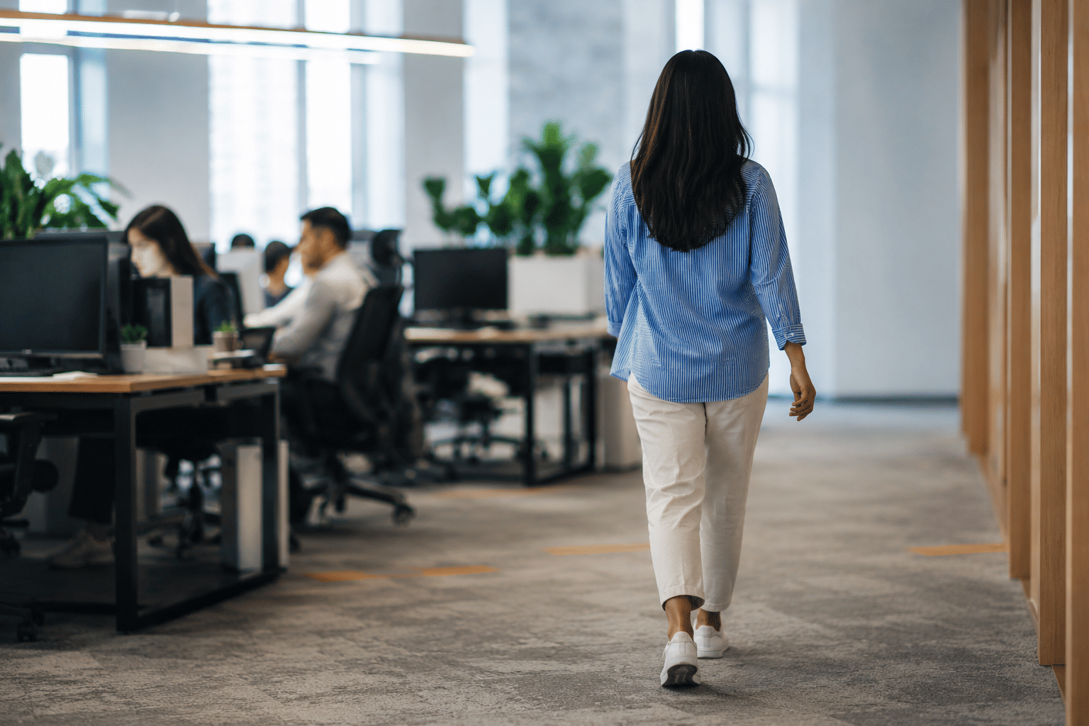Employees who walk for 5 minutes every hour work better: Study