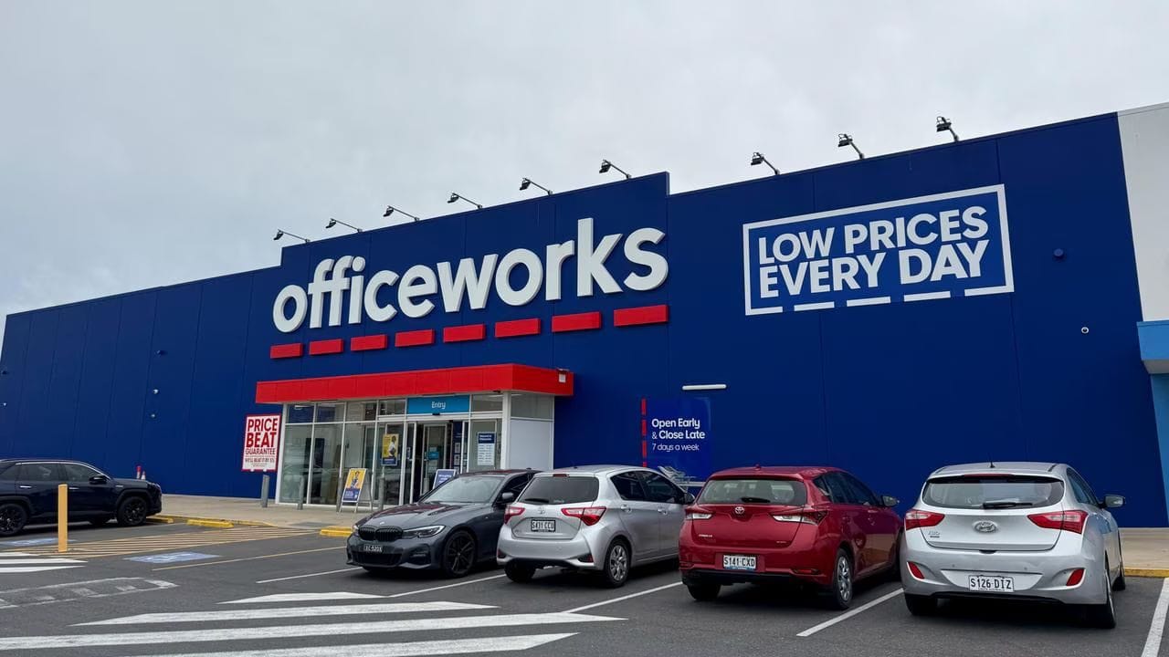 Officeworks shifts jobs offshore to India and Philippines 