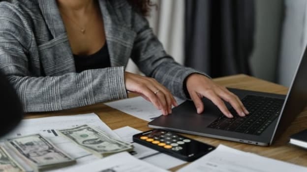 An all-inclusive guide to understanding executive salary negotiations