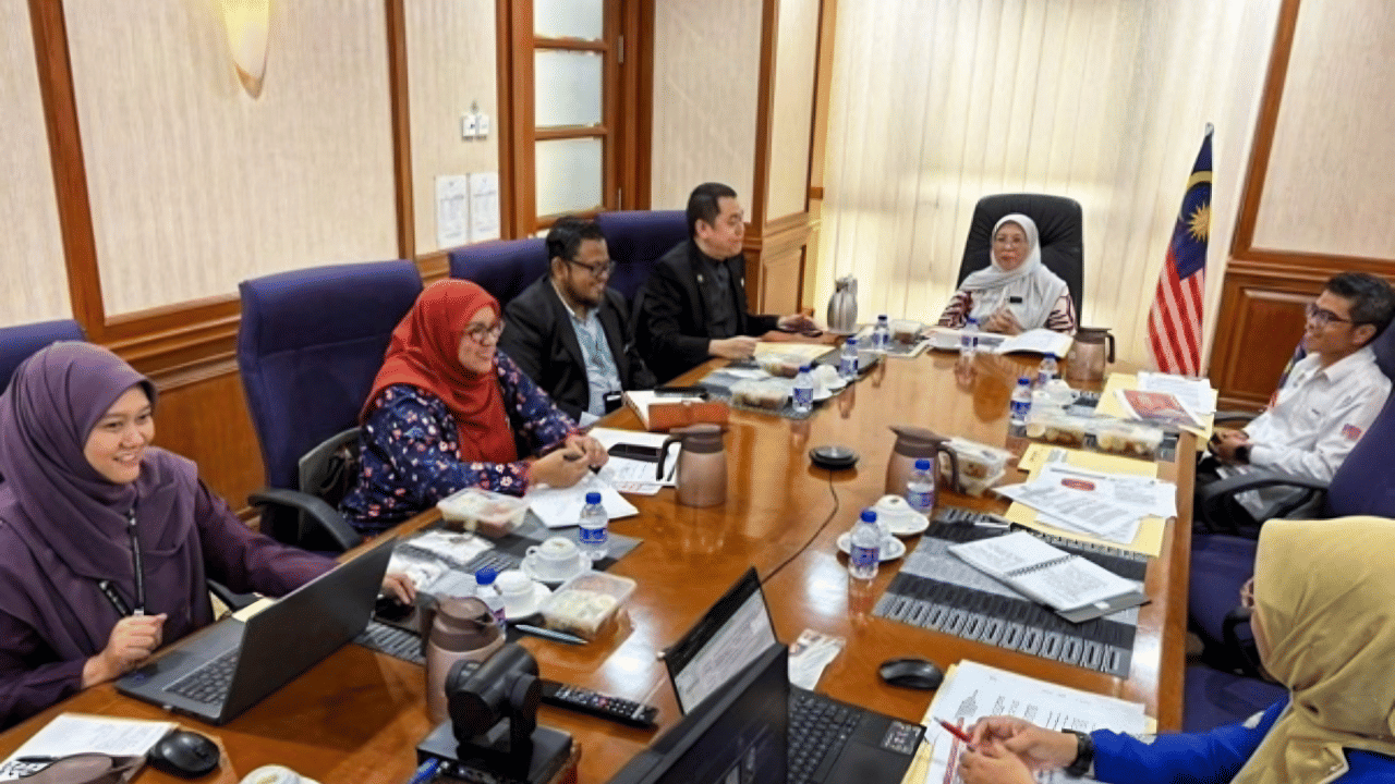 Malaysia backs flexible work push as part of wider labour reform drive, says it will protect wages and worker rights