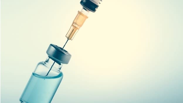 NZ health workers, teachers to get double-jabbed by January 1