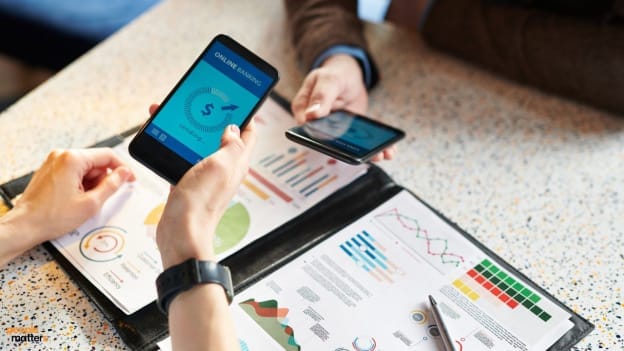 How to empower employees with HR mobile apps