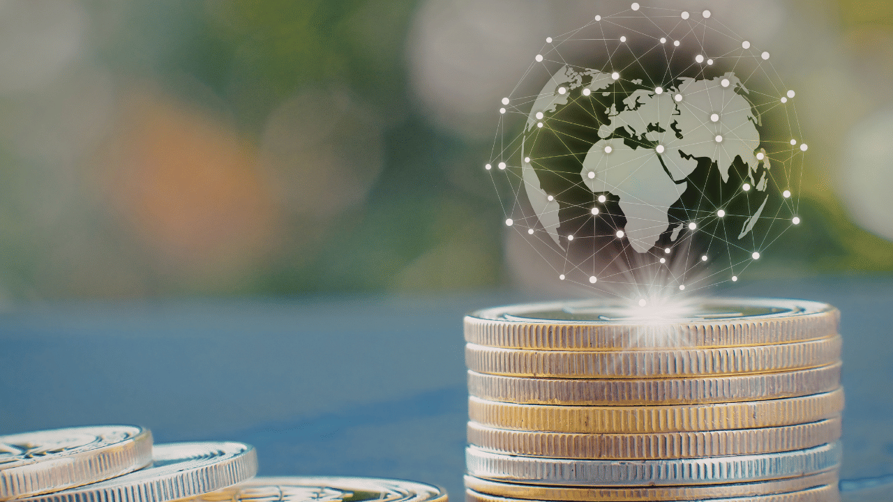 WEF chief economists see global economy stabilising, but risks remain