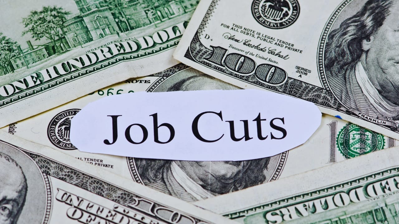 Small businesses retreat from hiring, cutting 120,000 jobs in November: ADP