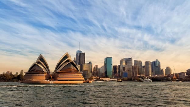 'Fortress Australia' opens gates to travellers once more