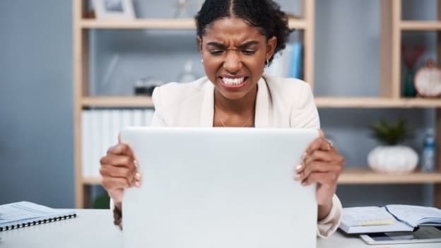 Amazon server outage knocks down hundreds of sites, company blames an 'as of yet unknown source'