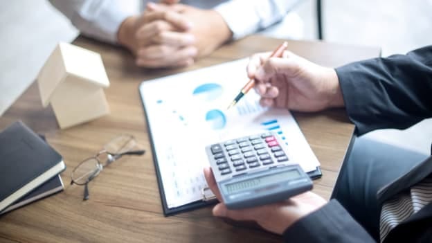 Loan officers 1, techies 0: Who's being hired now?