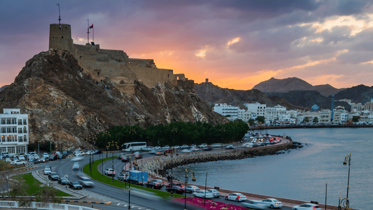 Oman announces remote work, remote learning on March 24 due to severe weather