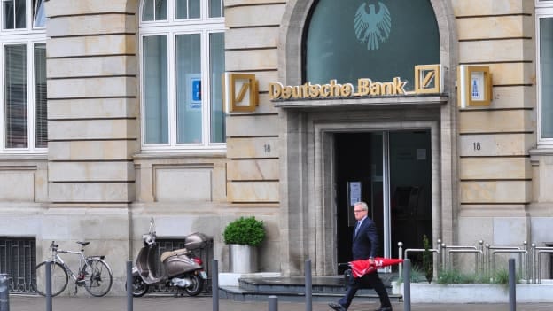 Deutsche Bank moves to cut bonuses for staff misusing WhatsApp messaging