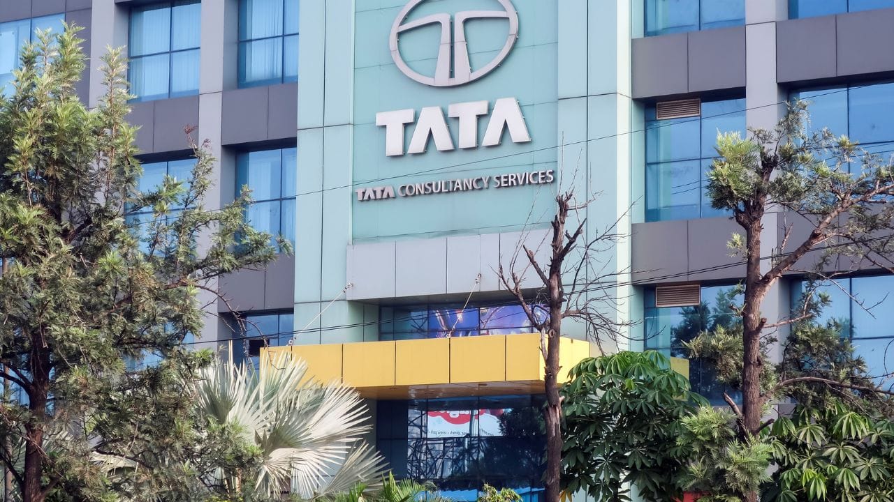 TCS says no employee pay was cut, clarifies gratuity exclusion from CTC