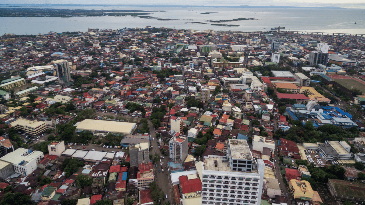 Philippines approves P42 wage hike for private sector workers in Central Visayas