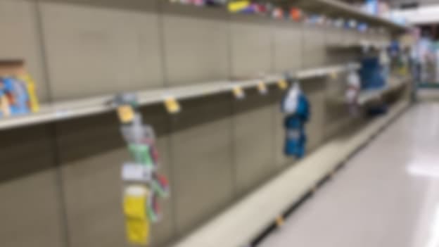 Omicron's 'Christmas gift' - more staffing shortages