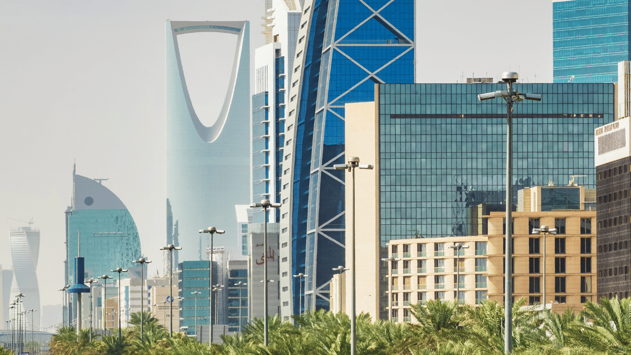 Saudi Arabia detects 10 unlicensed recruitment and labour service establishments