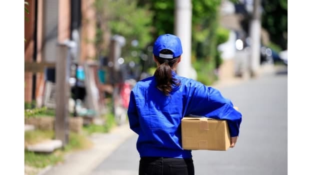 Women 'deliver' mindset change as online shopping booms
