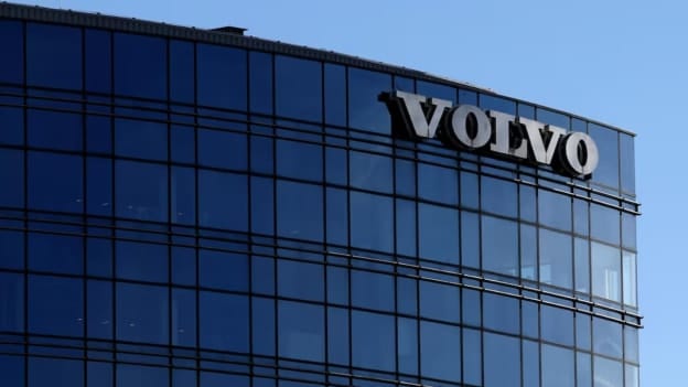 Volvo’s heavy losses trigger major layoffs: 5% at car maker, 50% at its battery firm