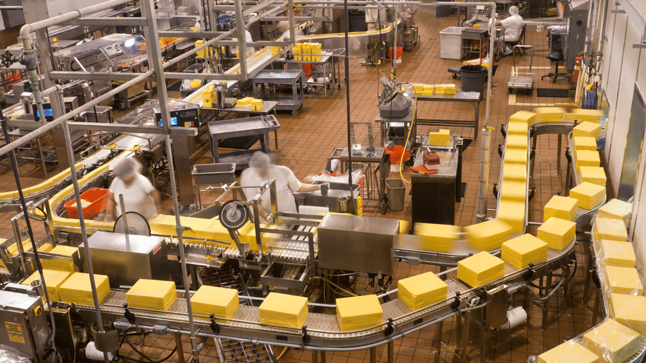 Workforce reductions at Indonesia’s Mie Sedaap draw DPR and union pressure; 400 workers reinstated