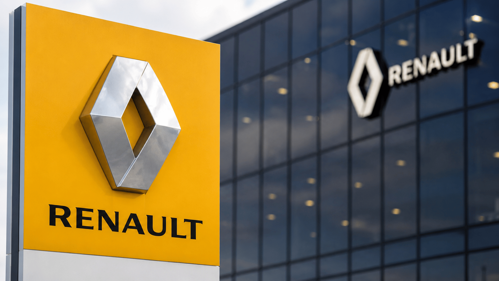 Renault to cut 800 engineering jobs, hire up to 200 for AI and EV roles
