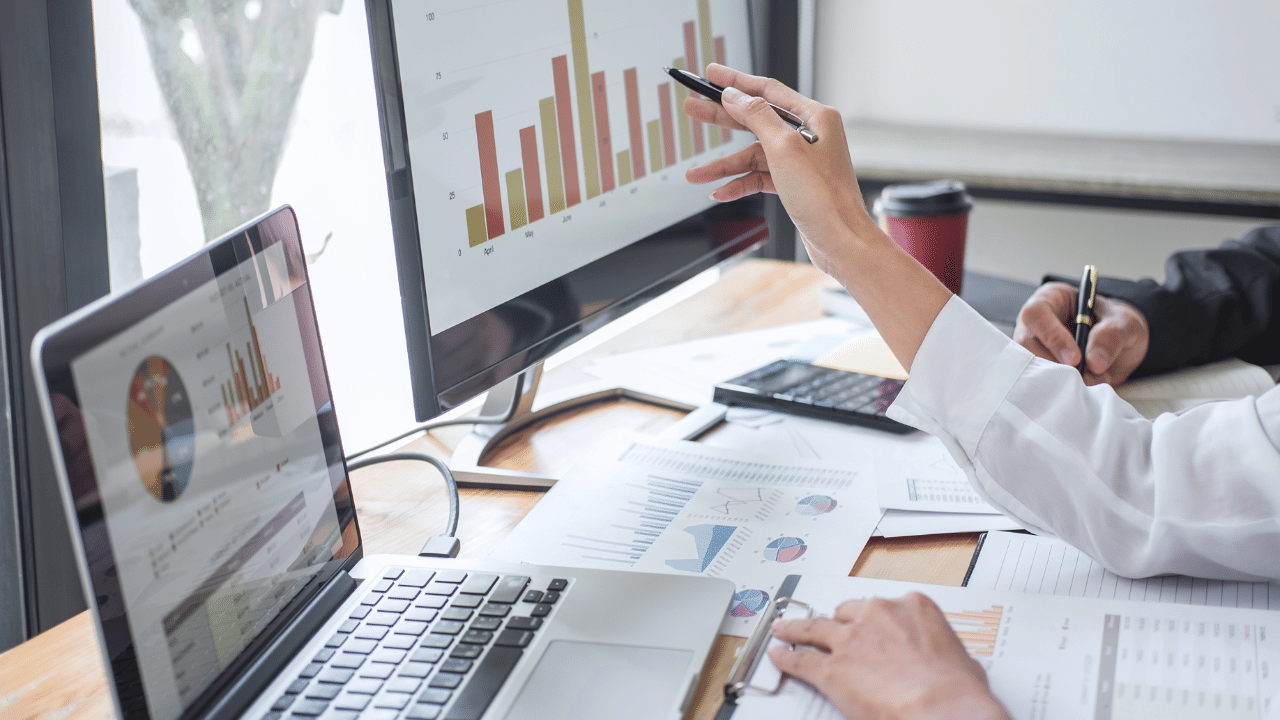 Global unemployment steady but decent work stagnates as AI and trade risks loom, warns ILO