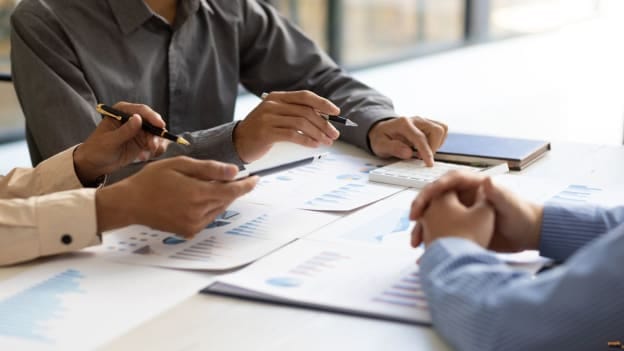Deel eyes IPO after hitting $800M revenue run rate; attracts major investors