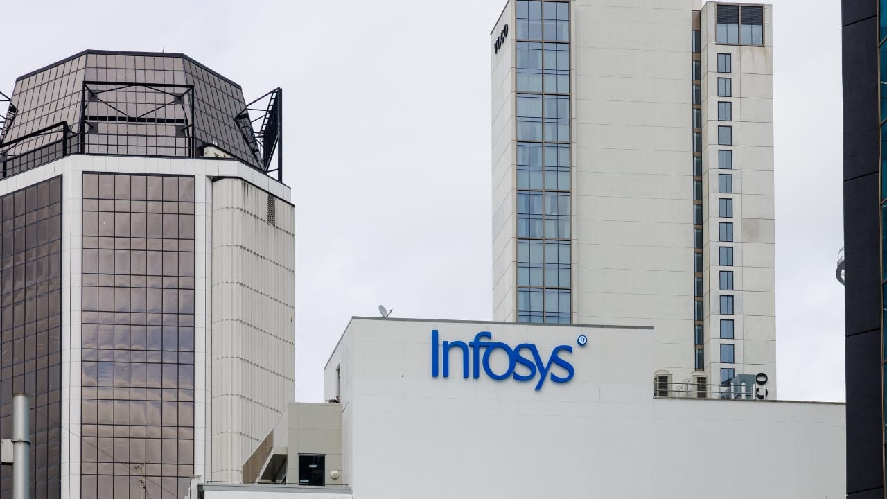 Infosys hands majority of employees 80% Q1 performance bonus