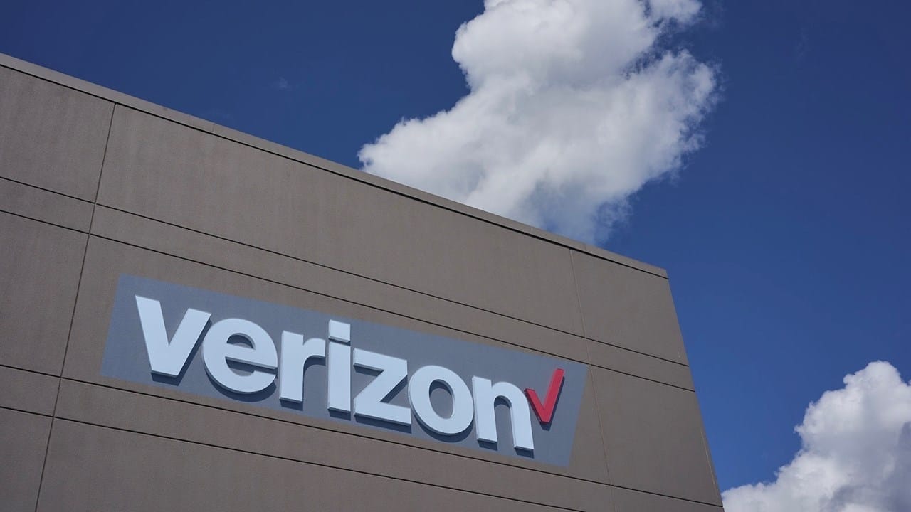 Verizon appoints interim replacement as consumer division CEO exits