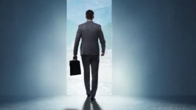 93% of US business executives plan to cut or maintain spending in immediate future: Report
