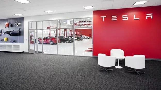 Another senior executive of Tesla resigns 