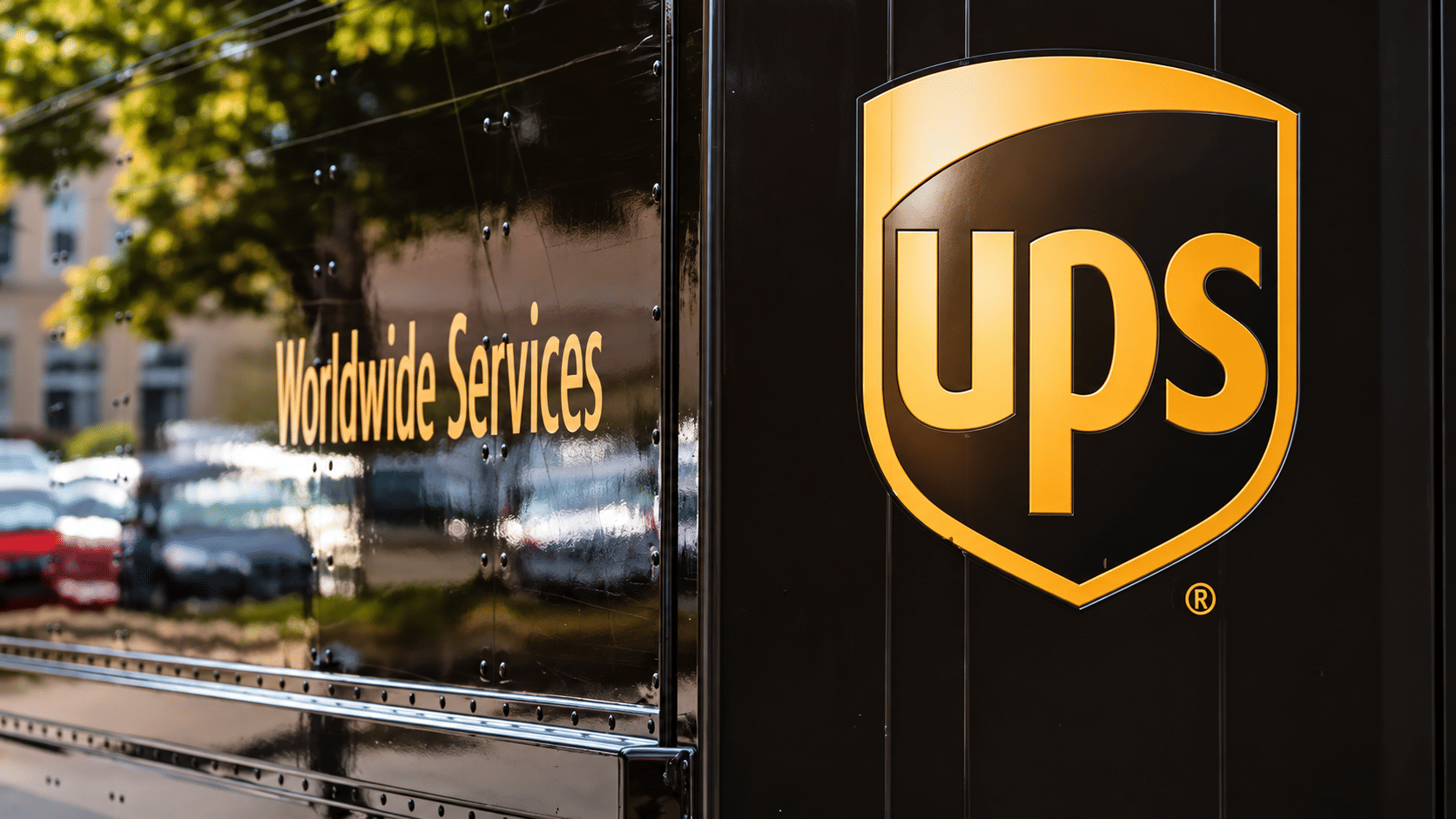 After announcing 30,000 job cuts, UPS plans to hire 100,000 seasonal workers