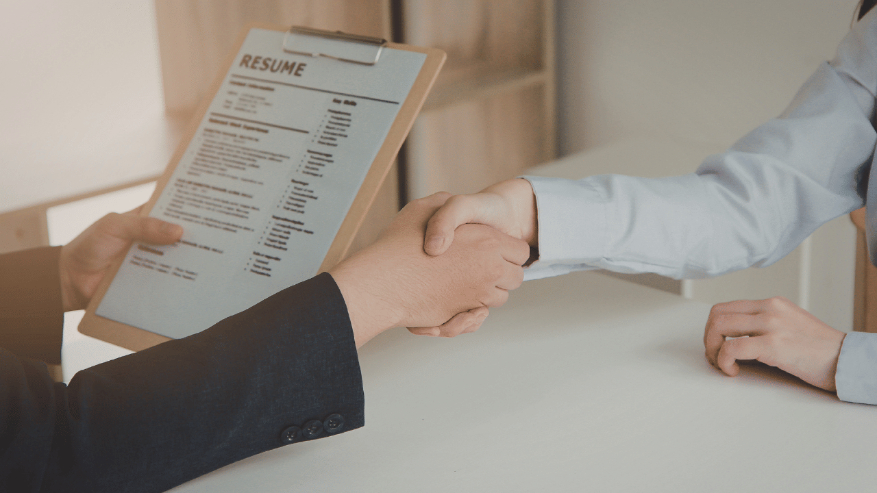 43% of Singapore professionals switch jobs for 10%+ pay hikes as salary dissatisfaction grows
