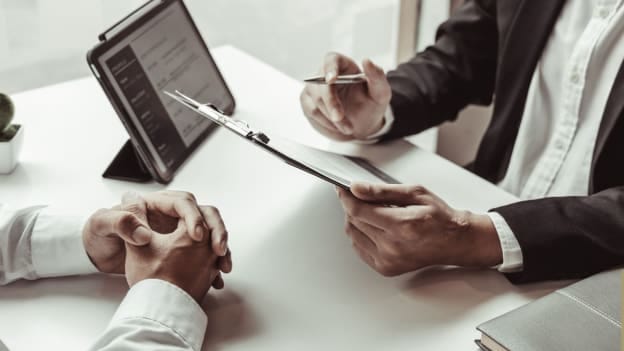 Should job interview questions be revealed in advance?