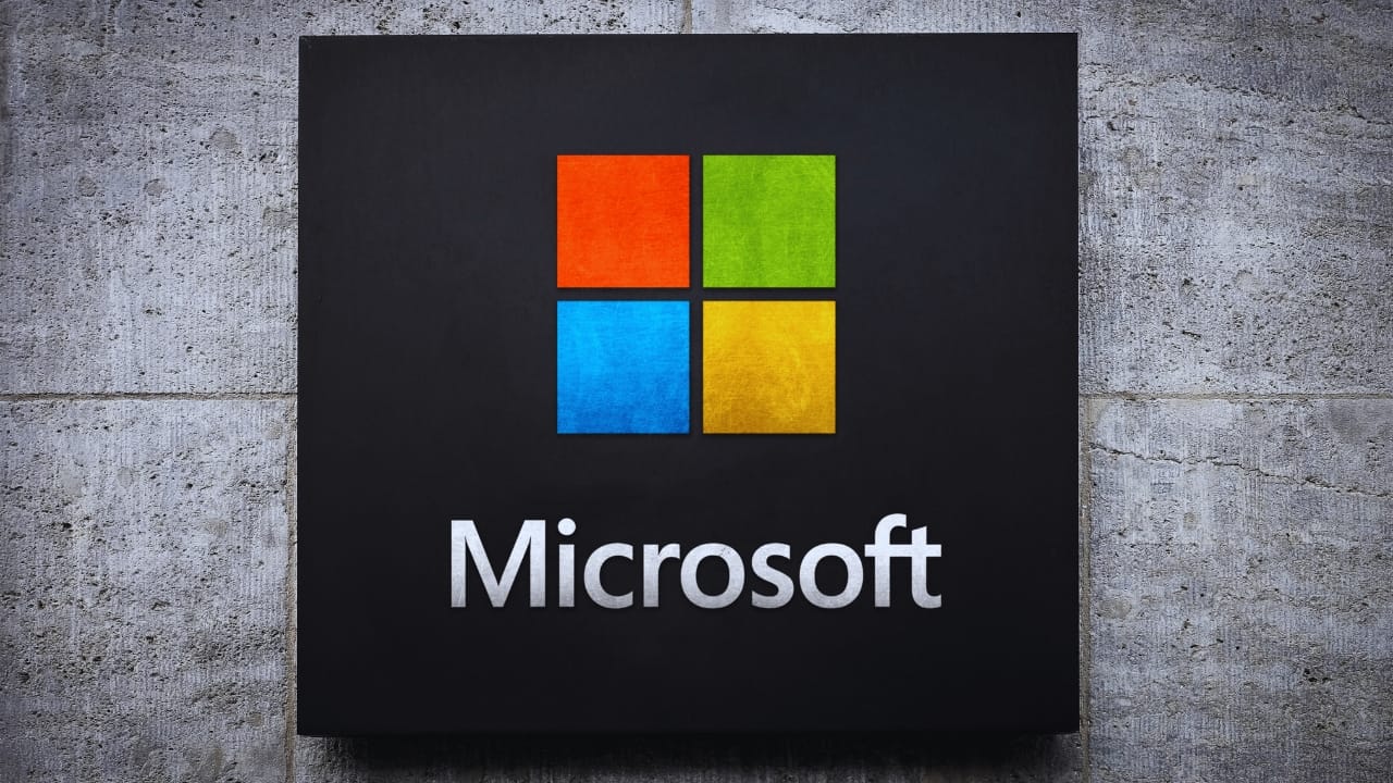 Microsoft CCO denies viral report of mass job cuts as “100% made up