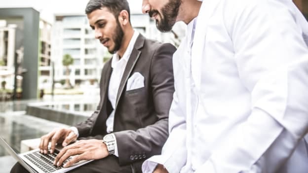 Etihad Airways and MoHESR collaborate to develop young talent