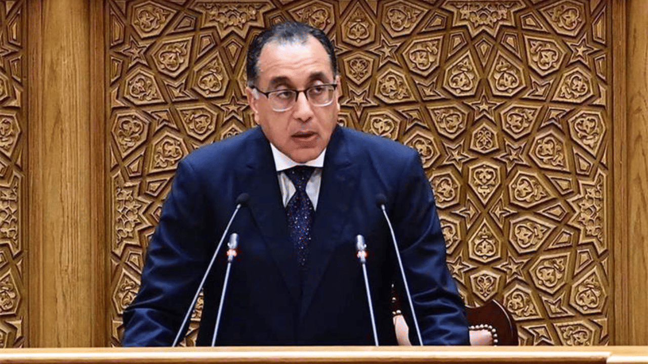 Egypt raises minimum wage to EGP 8,000 from July, boosts pay for teachers and healthcare workers