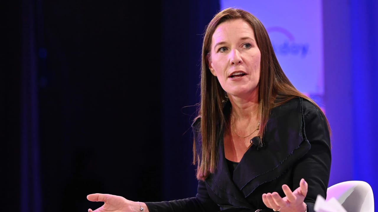 Walmart International CEO Kath McLay to step down