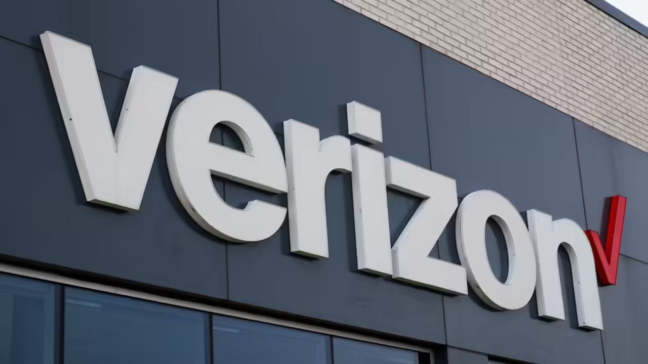 Verizon cuts several hundred jobs months after 13,000-worker reduction