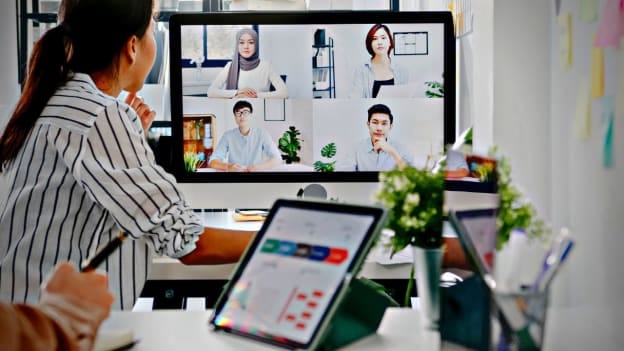 How employee experience tools can redefine hybrid working