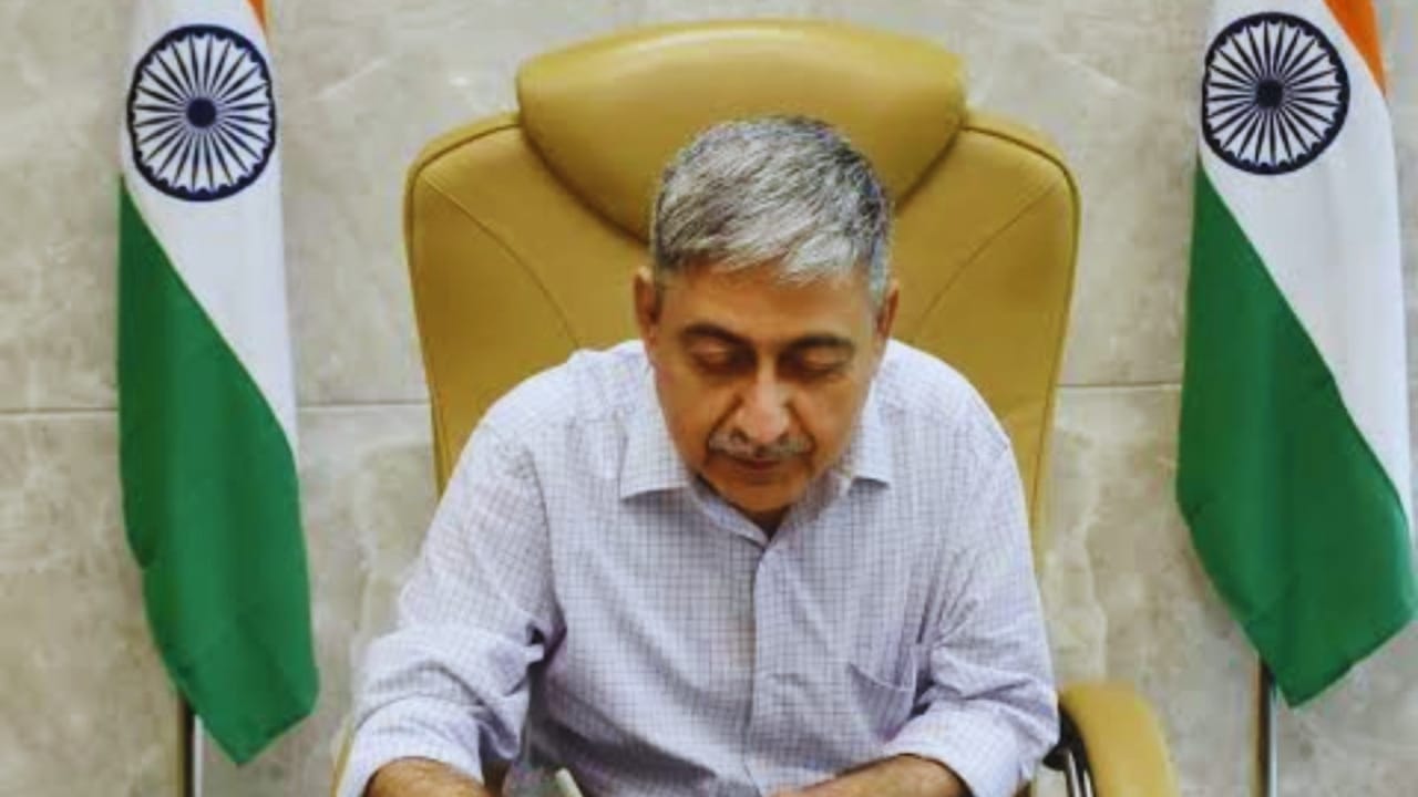 IAS officer Rajit Punhani takes charge as FSSAI CEO 