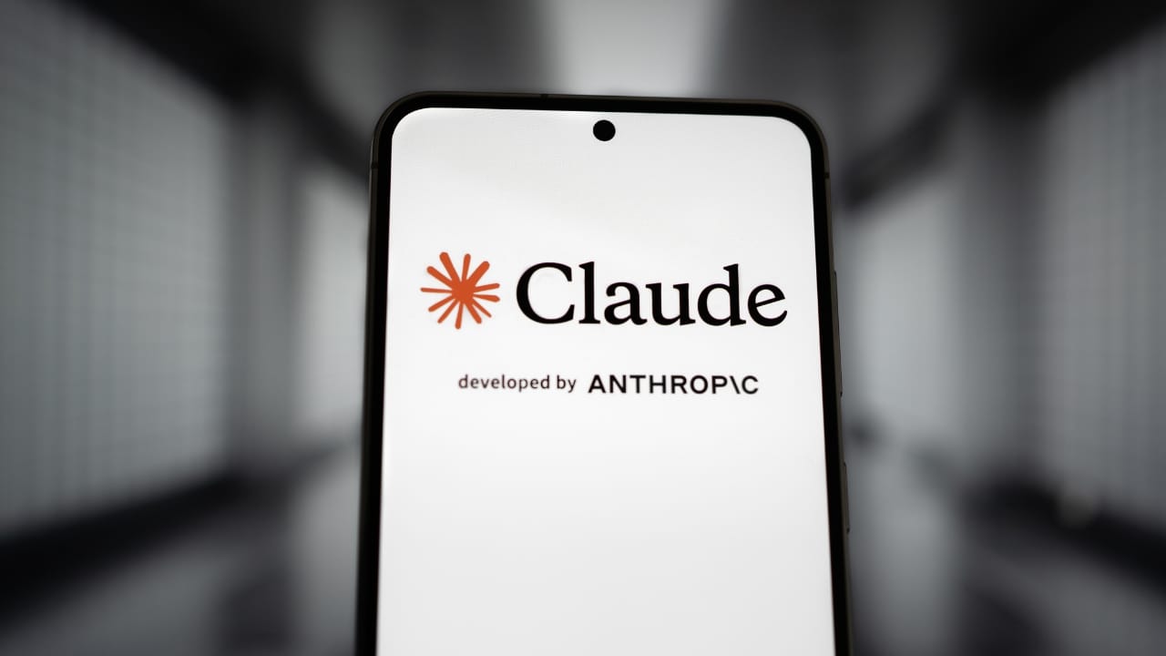 Anthropic’s Claude AI suffers multiple outages as user reports surge worldwide