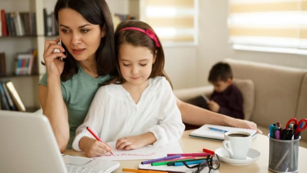 4 practical tips for managers to better support working moms